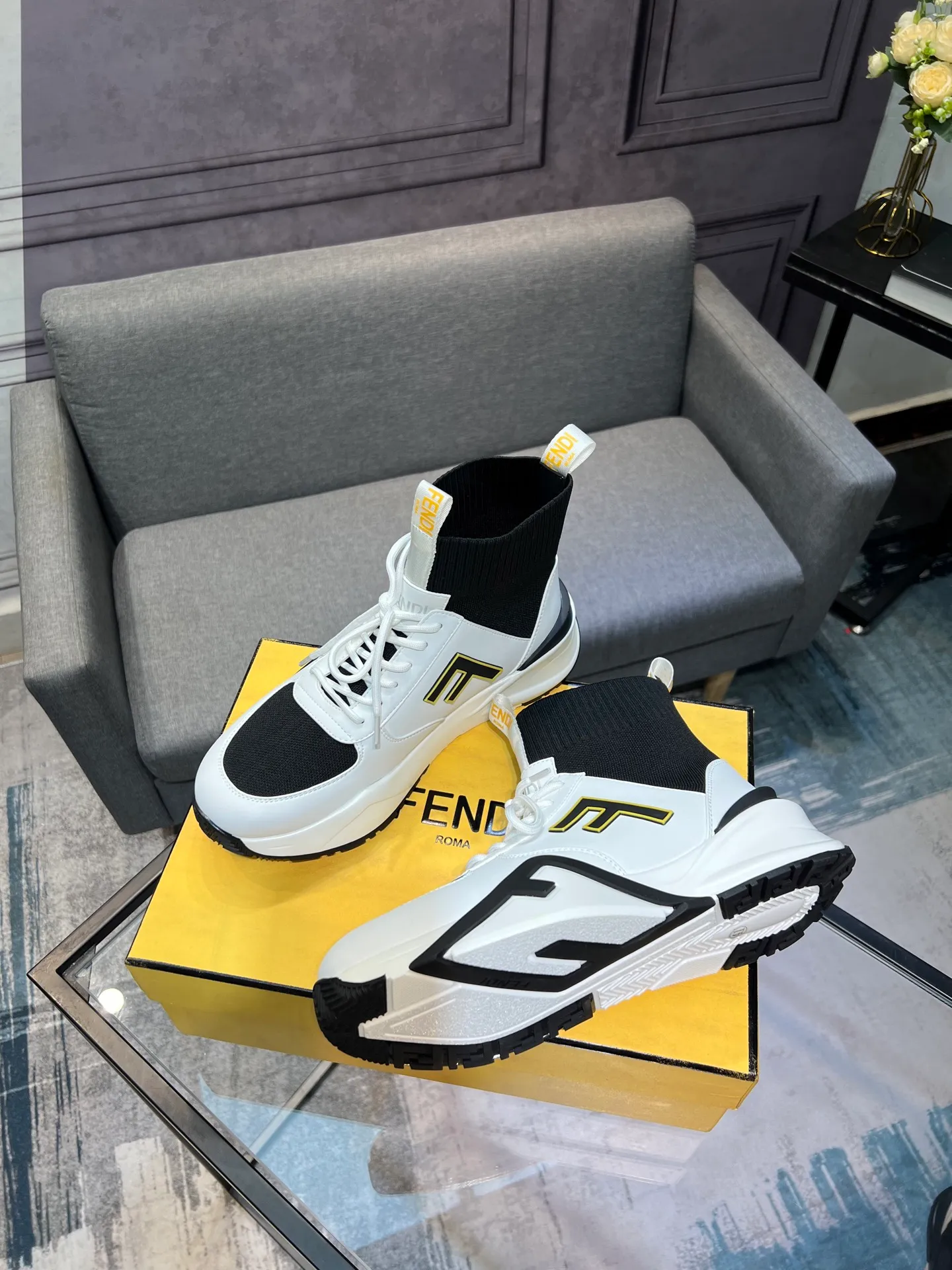Men's shoes 💰580 FENDI men's fashion casual shoes 👟Hot sale🔥Official website 1:1 replica ⬆️Original quality - Original leather - Original breathable mesh lining Original outsole 1:1 replica, code number 38-44 (45-46 customized)